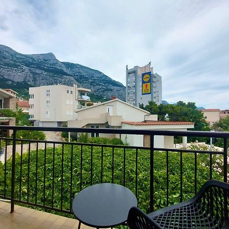 Apartment Fila - Large & Close To The Beach Makarska Exterior photo